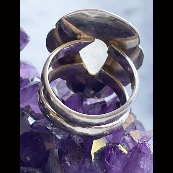 Natural Quartz Crystal Teardrop Cabachon Ring in 925 Sterling, Size 7 - Picture 4 of 9